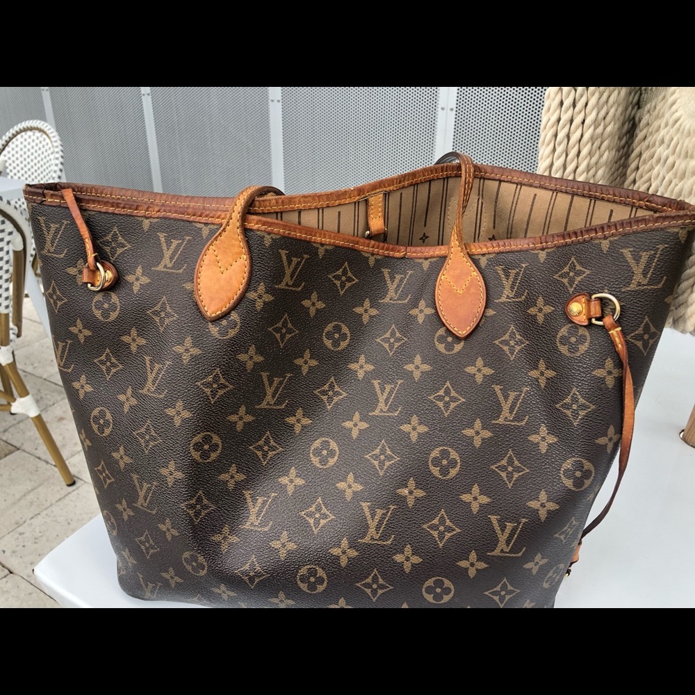 Authentic Louis Vuitton never full MM